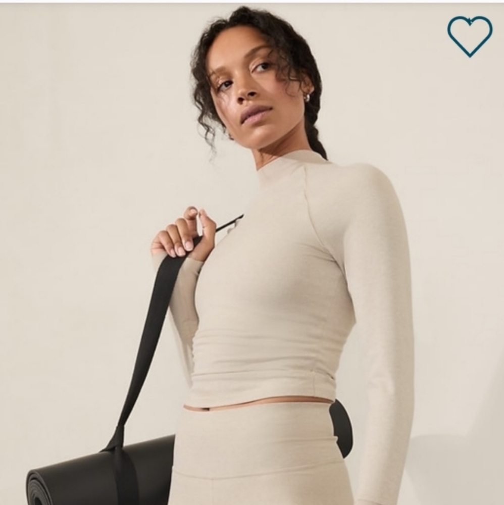 NWOT Athleta Softluxe Top